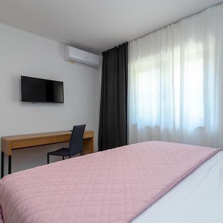 Maca Apartments & Suites Трогир Екстериор снимка