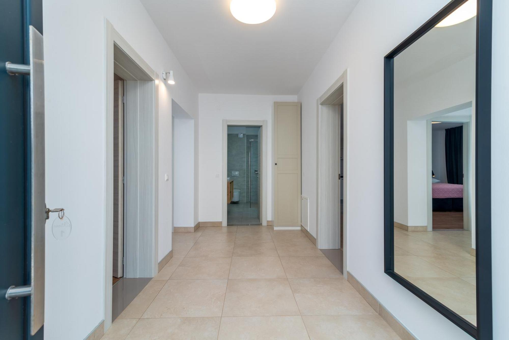 Maca Apartments & Suites Трогир Екстериор снимка