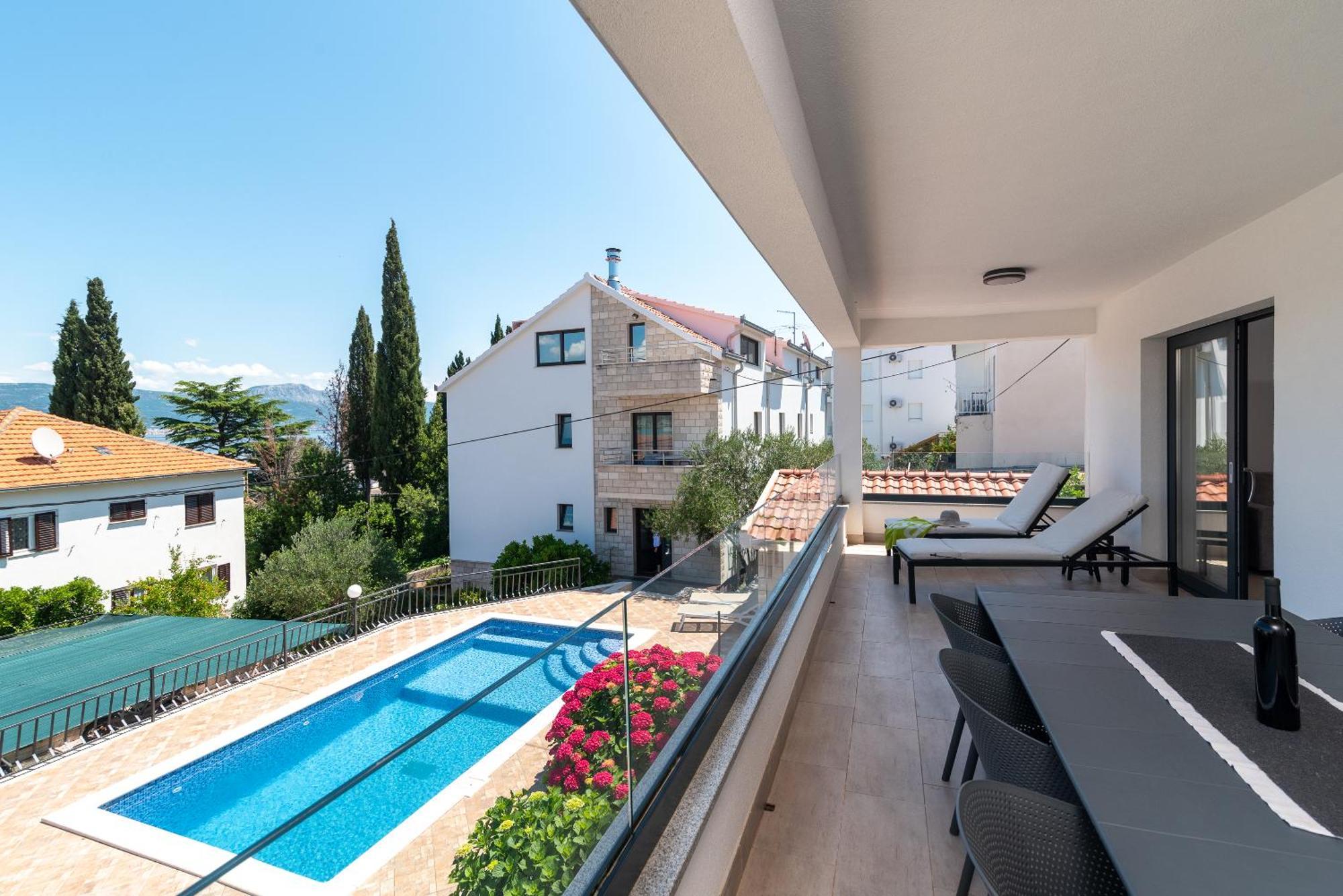 Maca Apartments & Suites Трогир Екстериор снимка