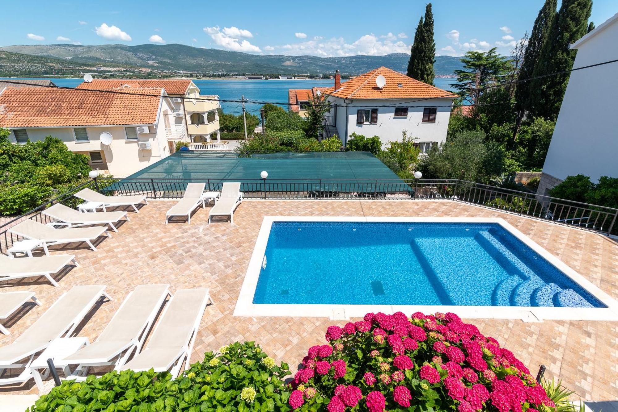 Maca Apartments & Suites Трогир Екстериор снимка