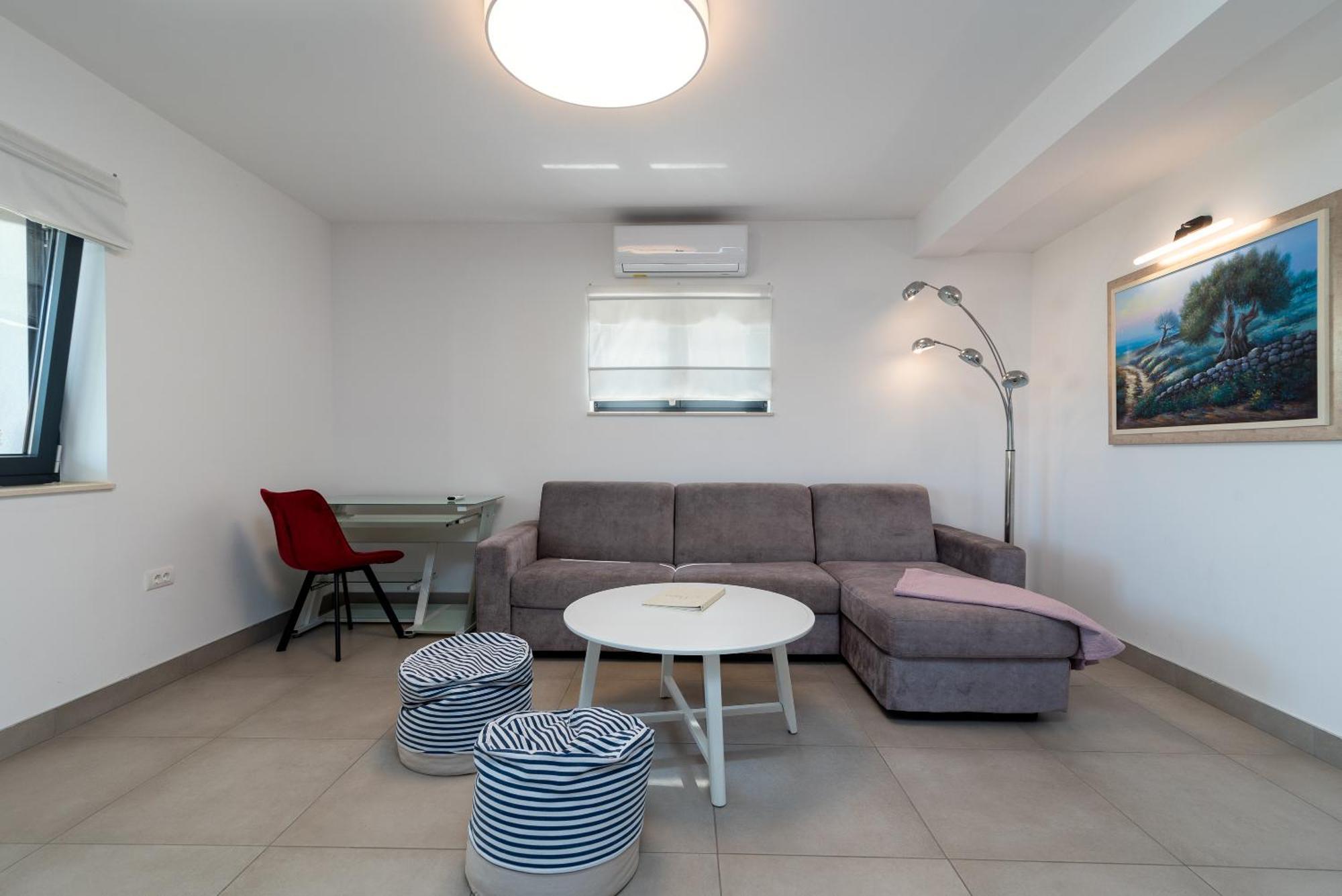 Maca Apartments & Suites Трогир Екстериор снимка