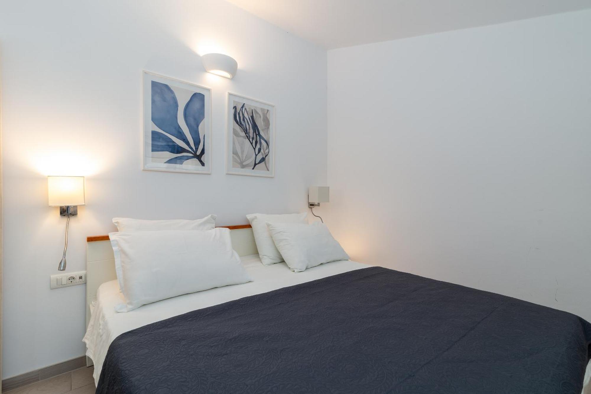 Maca Apartments & Suites Трогир Екстериор снимка