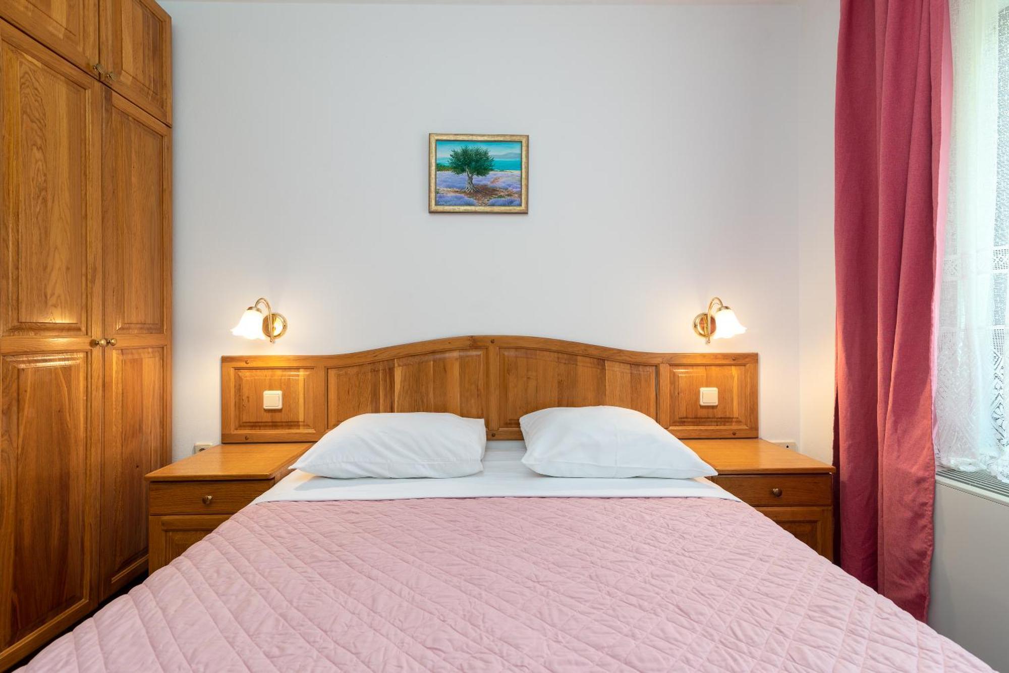 Maca Apartments & Suites Трогир Екстериор снимка