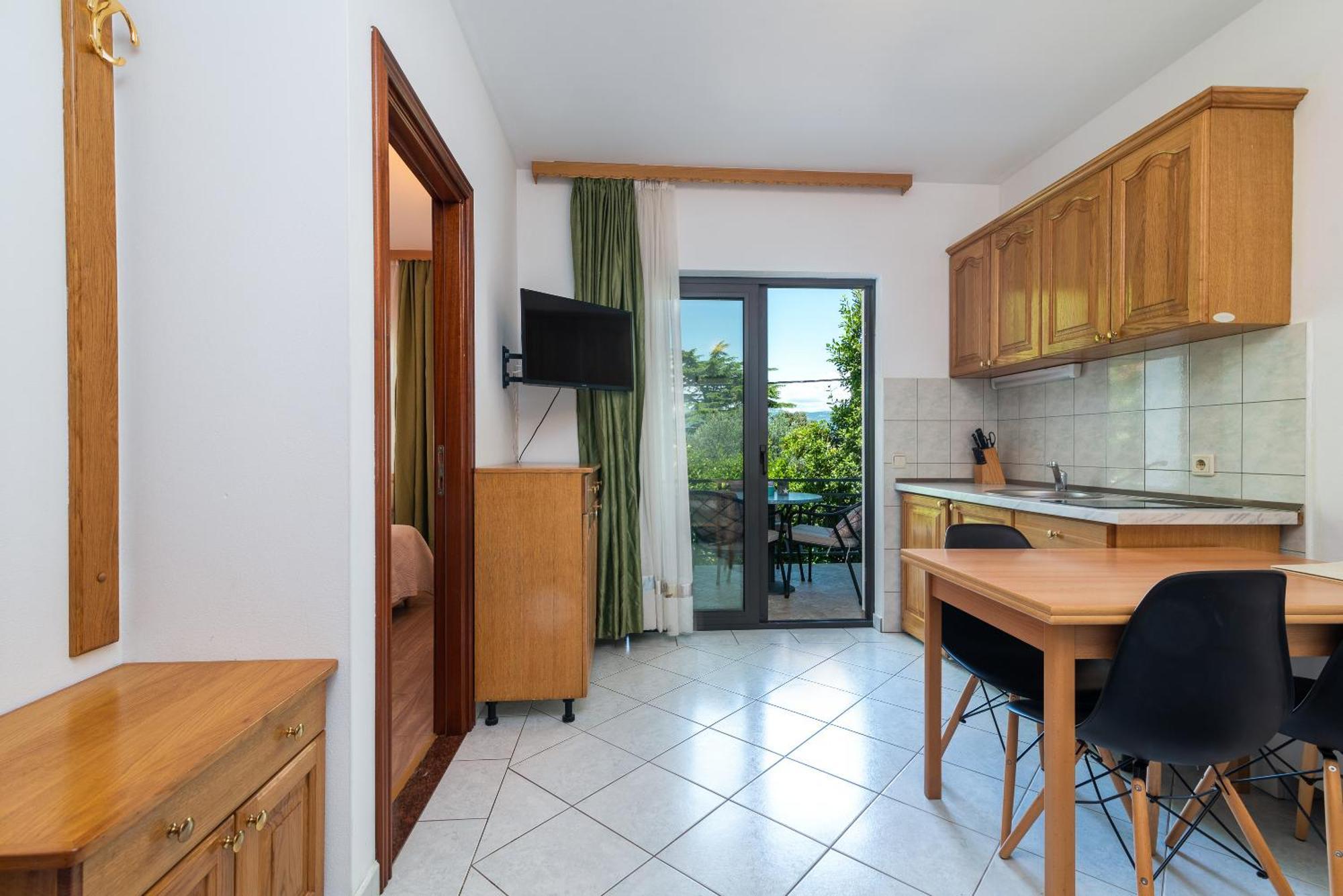 Maca Apartments & Suites Трогир Екстериор снимка