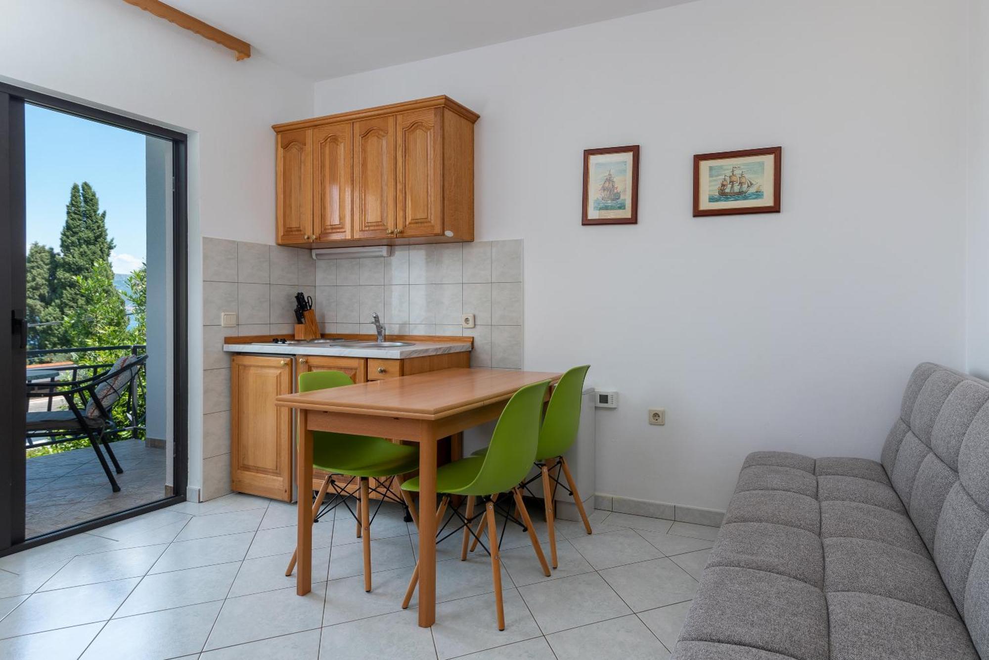 Maca Apartments & Suites Трогир Екстериор снимка