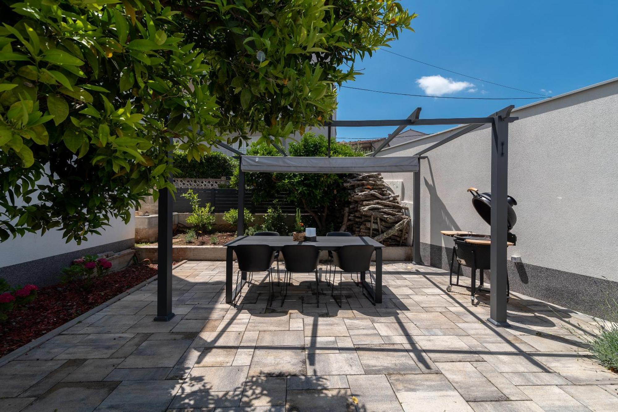 Maca Apartments & Suites Трогир Екстериор снимка